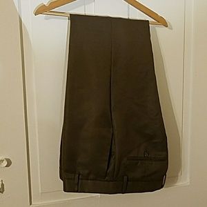 Dockers D2 olive green khakis